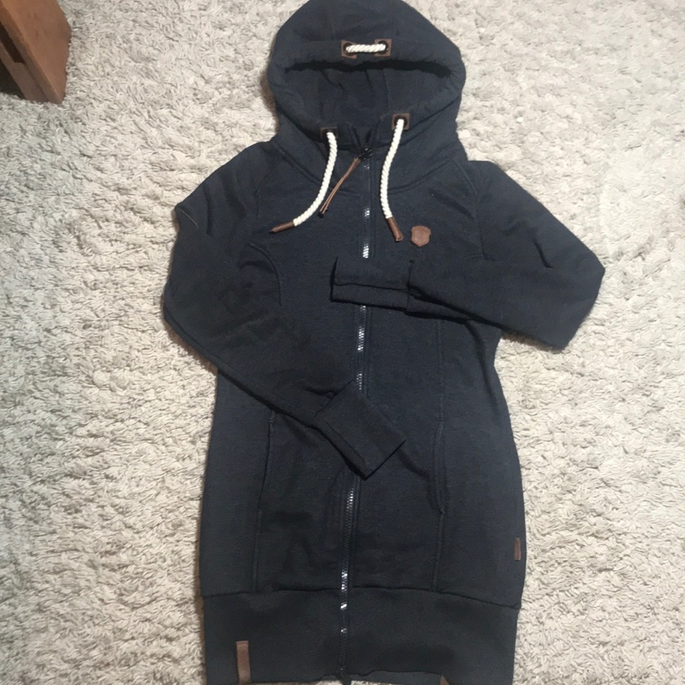 Naketono Sweater